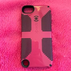 Hot pink spec iPod case!